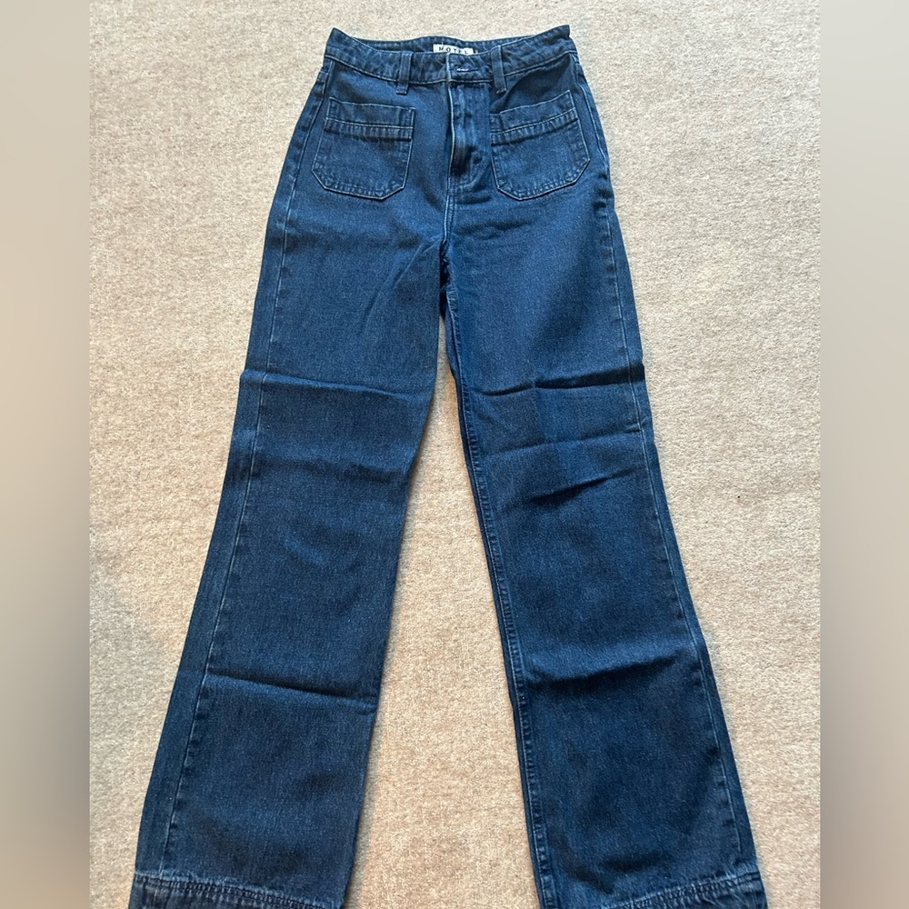 MOTEL Denim - Retro Pocket Flare Jeans in 90’s indigo